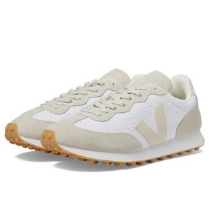 Veja Men's Sneakers in White and Tan